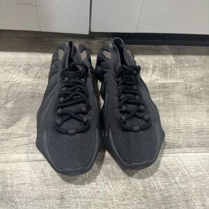adidas Yeezy 450
Utility Black